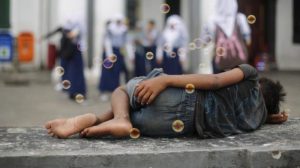 anak-jalanan-terlelap-di-kawasan-kota