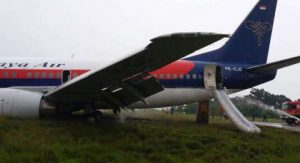 53764-pesawat-sriwijaya-air-tergelincir-di-bandara-rendani-manokwari