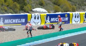 pedrosa-dan-duo-ducati-terlibat-kecelakaan-hebat-di-jerez-jUq