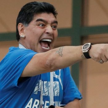 maradona-sebut-kemenangan-inggris-sebagai-perampokan-monumental-kmB