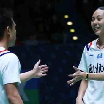 hafiz-gloria-permalukan-jago-inggris-via-rubber-game-seru-hM5 (1)