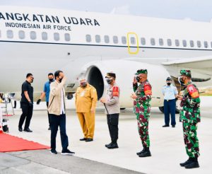 Bertolak ke Kendari, Kasetpres: Presiden Ingin Pastikan Pemda Aktif dalam Penanganan Covid-19