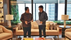 59177-momen-shin-tae-yong-saat-bertemu-erick-thohir-ketua-umum-pssi-pssiorg