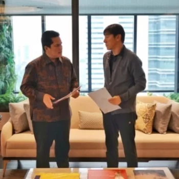 59177-momen-shin-tae-yong-saat-bertemu-erick-thohir-ketua-umum-pssi-pssiorg